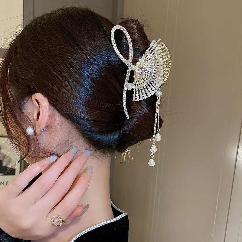 Vintage Metal Long Tassel Gripping Clip Hair Claw For Women Full Rhinestones Hair Clip Korean Barrettes Hairpin Hair Accessories