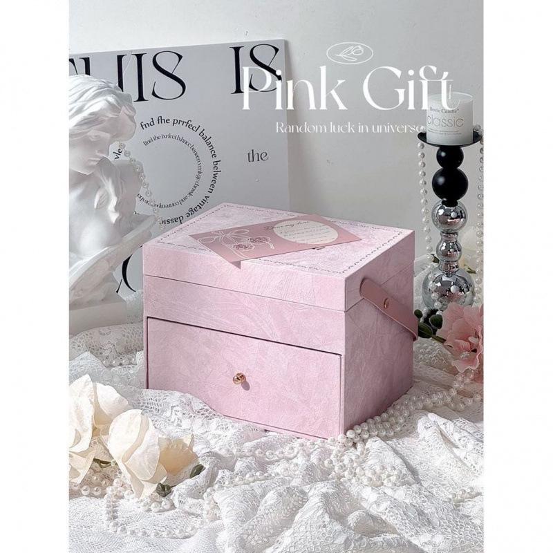 

Elegant Bridesmaid Souvenir: Luxurious & Practical Gift Box for Your Best Friend - Perfect for Nurse s Day or as a Thank You Women s Gift. 21.5x16.5x15.5cm