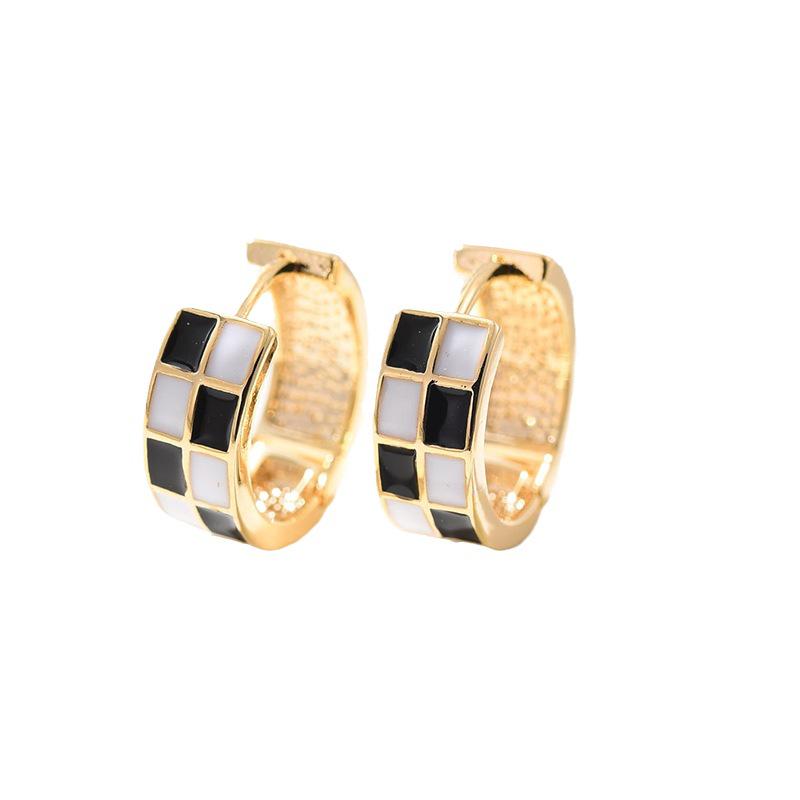 2023 Trendy Retro Black & White Chessboard Earrings