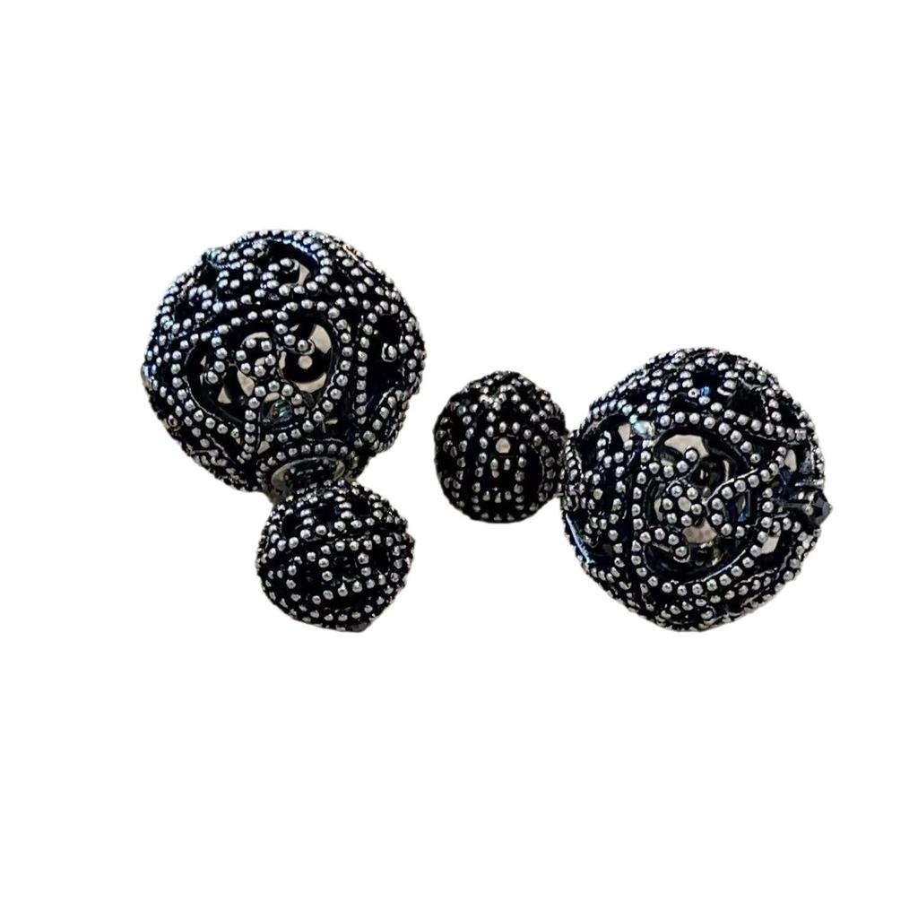 Ausgeschnittene runde Vorder- und Ohrringe, Modische und vielseitige Gothic-Accessoires, Kugelschmuck