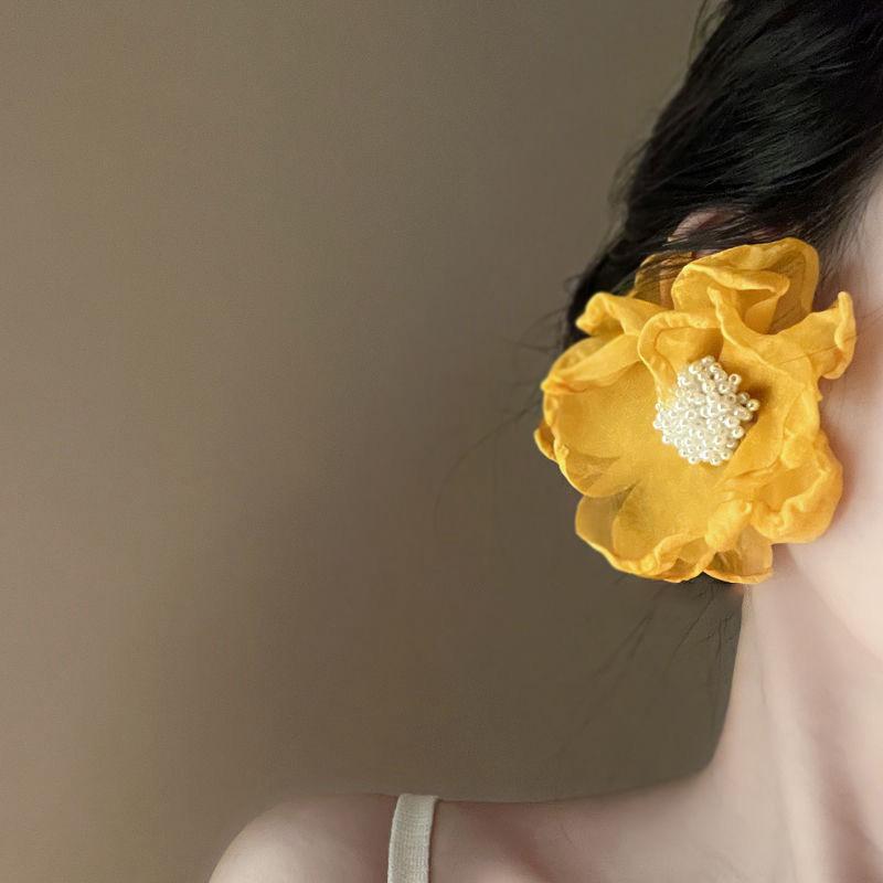 Super fairy fabric pearl flower stud earrings spring and summer vacation style exaggerated earrings fashionable sweet high-end earrings