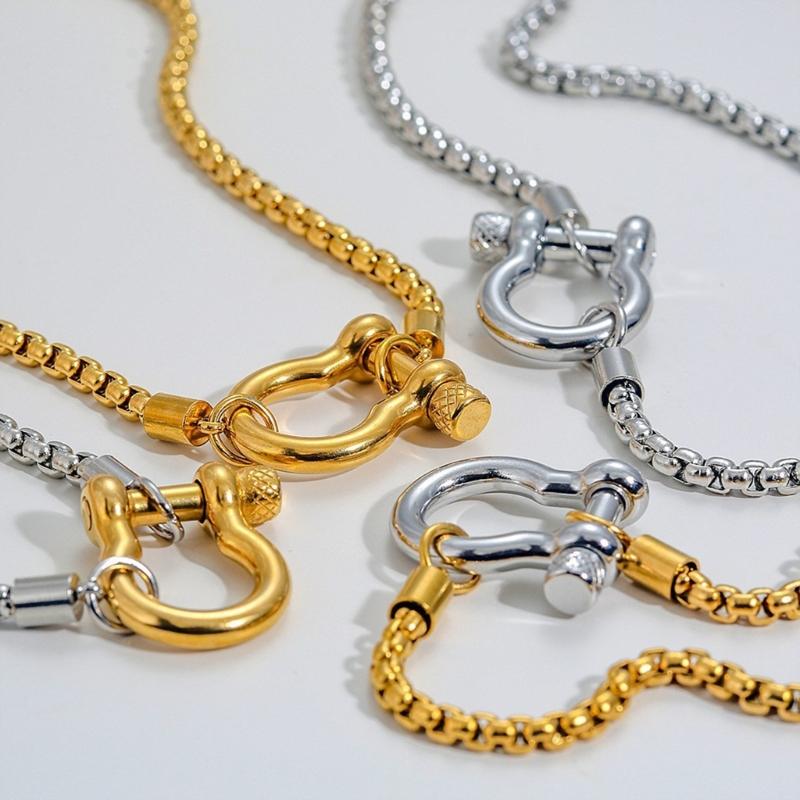 Gold Plated Carabiner Style Necklace Titanium Steel Pendant Neckchain Jewelry Ideal For Unisex Wear And Gift