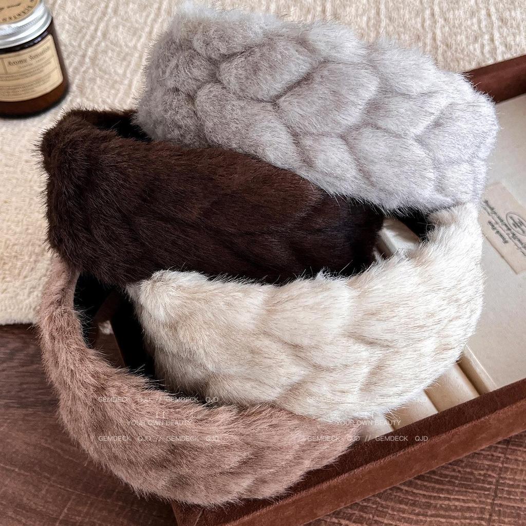2026 Autumn/Winter Plush Wide-Brimmed High Skull Headband: Luxury Women's Hair Accessory