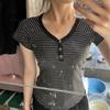 Kontraststreifen V-Ausschnitt Vorderseite Schulter Kurzarm T-Shirt Damen Sommer Neu Spice Girl Schlank und dünne Taille Kurzes Temperament Top