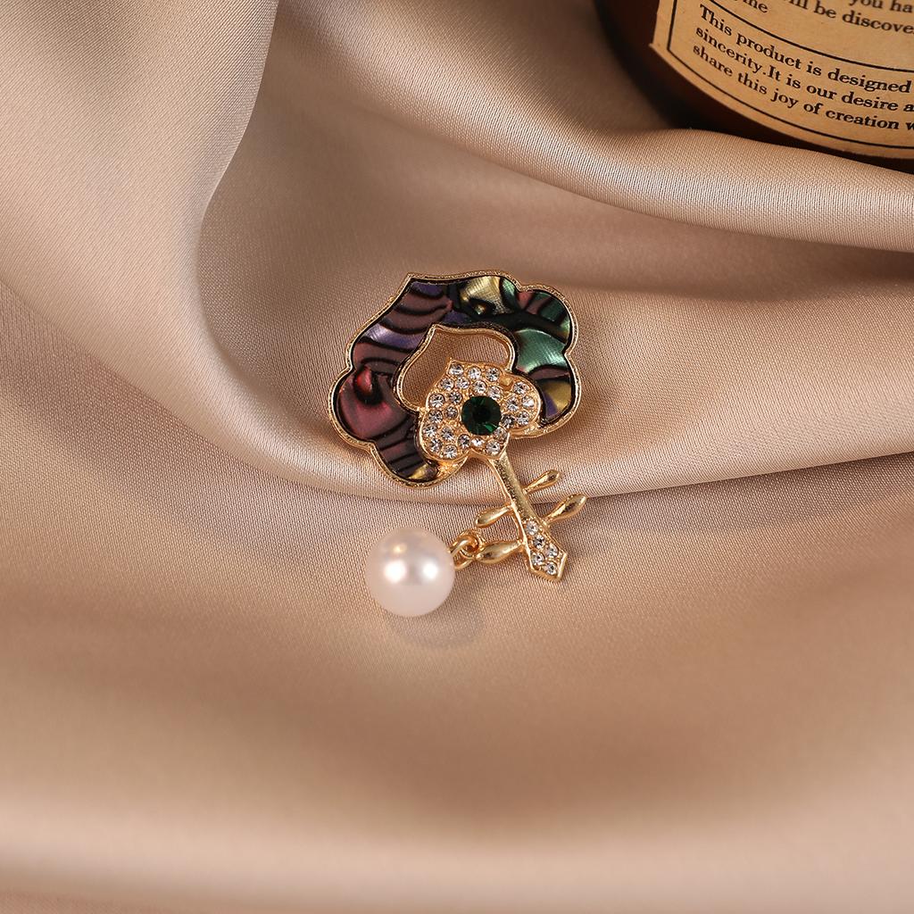 Retro Ruyi Pipa Brooch High-end Women's Classical Charm National Trend Pearl Brooch Cheongsam Corsage High-end Accessory