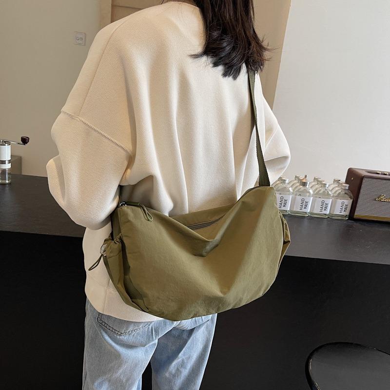 Casual Bag Women's Autumn and Winter New Popular Shoulder Bag Large Capacity Class Commuter Crossbody Dumpling Bag