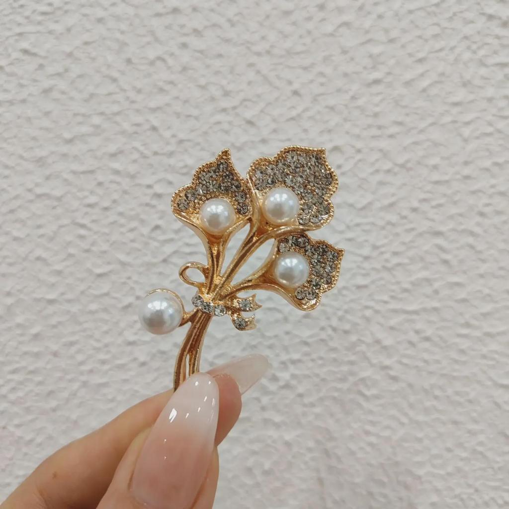 Calla Lily Brooch: Crystal, Diamond & Pearl Corsage Pin with Silk Scarf Buckle Functionality.