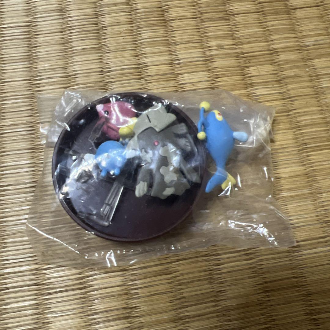 

[USED] 3D Pokémon Encyclopedia Figures: Zebstrika, Luvdisc, Lanturn, and Chomp