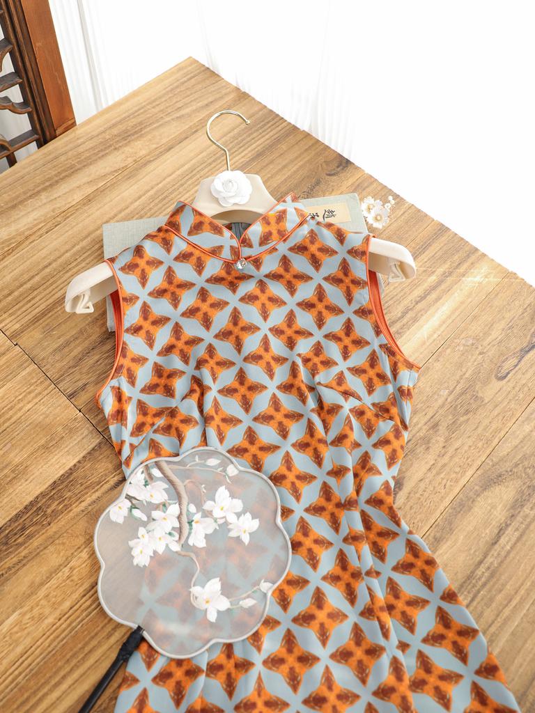 Pretty Niang Fish Orange Retro New Chinese Sleeveless Cheongsam Women's 1011 Spring New Temperament Elegant and Improved Daily Wear