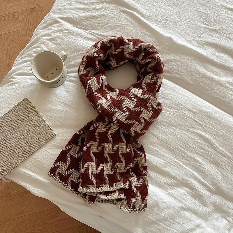 2024 New Black and White Scarf for Women's Winter Luxury Versatile Imitation Cashmere Scarf