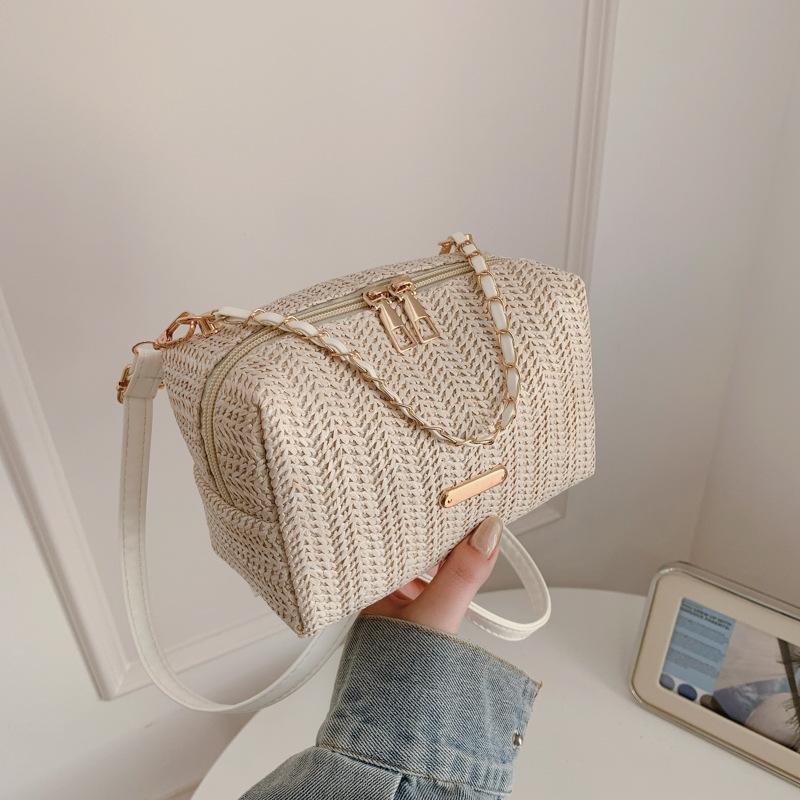 Fashionable Stylish Woven Straw Women's Bag 2026 New Trendy Chain Handbag Simple Shoulder and Crossbody Small Bag