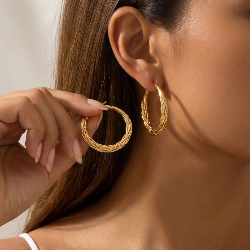Hot-selling large circle earrings light luxury high-end earrings design sense niche women exaggerated earrings