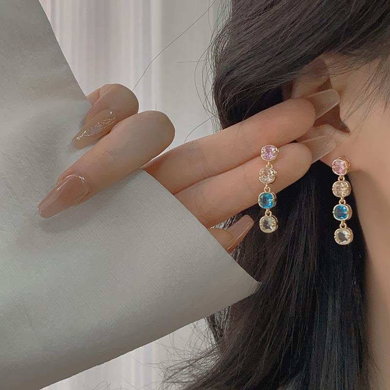 

Women Pink Diamond and Haoshi Splicing Long Earring Luxury Colorful Zircon Exquisite Square Fashionable High End Pendant Earring Pink розовый