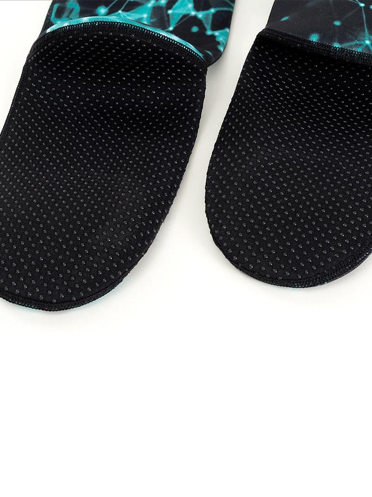 In Stock: Men's 3/5MM Camouflage Diving Socks - Warm, Non-Slip, Wear-Resistant, Waterproof, Long Tube for Snorkeling & Beach.