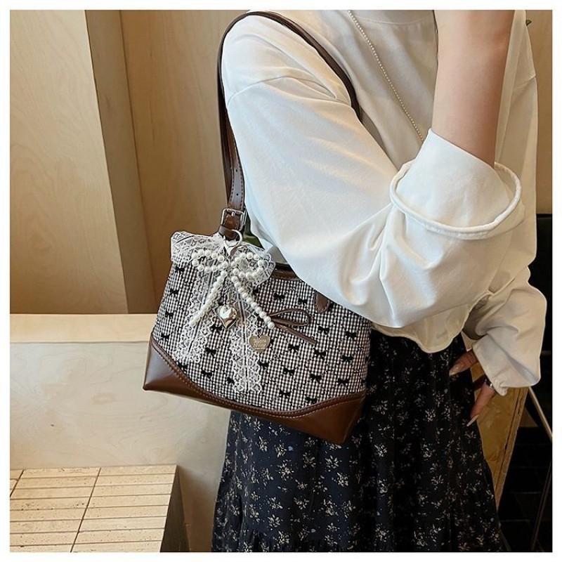 

High-end Bow Lace Small Bag Women s Fashionable Texture Underarm Niche Commuter Square 23x7x19 single package коричневый