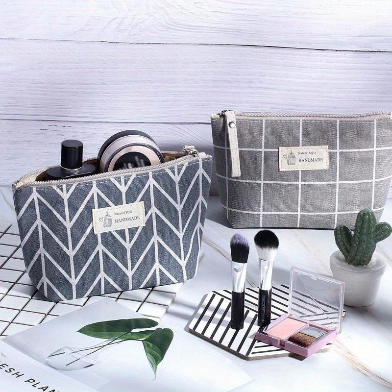 Multi-Functional Women's Makeup Bag Large Capacity Toiletry Organizer with Zipper Closure, Mixed Colors for Travel, Daily Use & Coin Storage