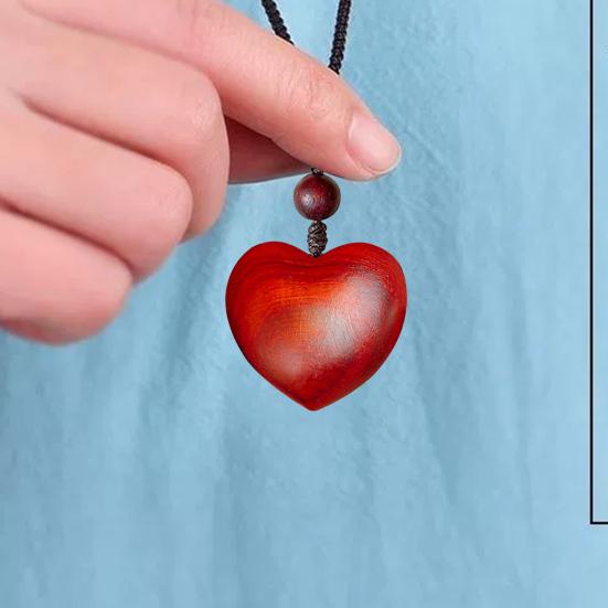Přívěsek ze santalového dřeva Svědek lásky Malé prohlášení štěstí Hladká textura Hřejivý dotek Přívěsek ve tvaru srdce