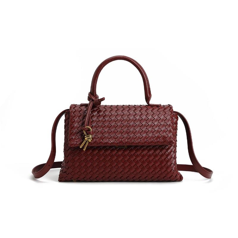 New classic woven bag women's commuter fashion large capacity shoulder crossbody portable small square bag