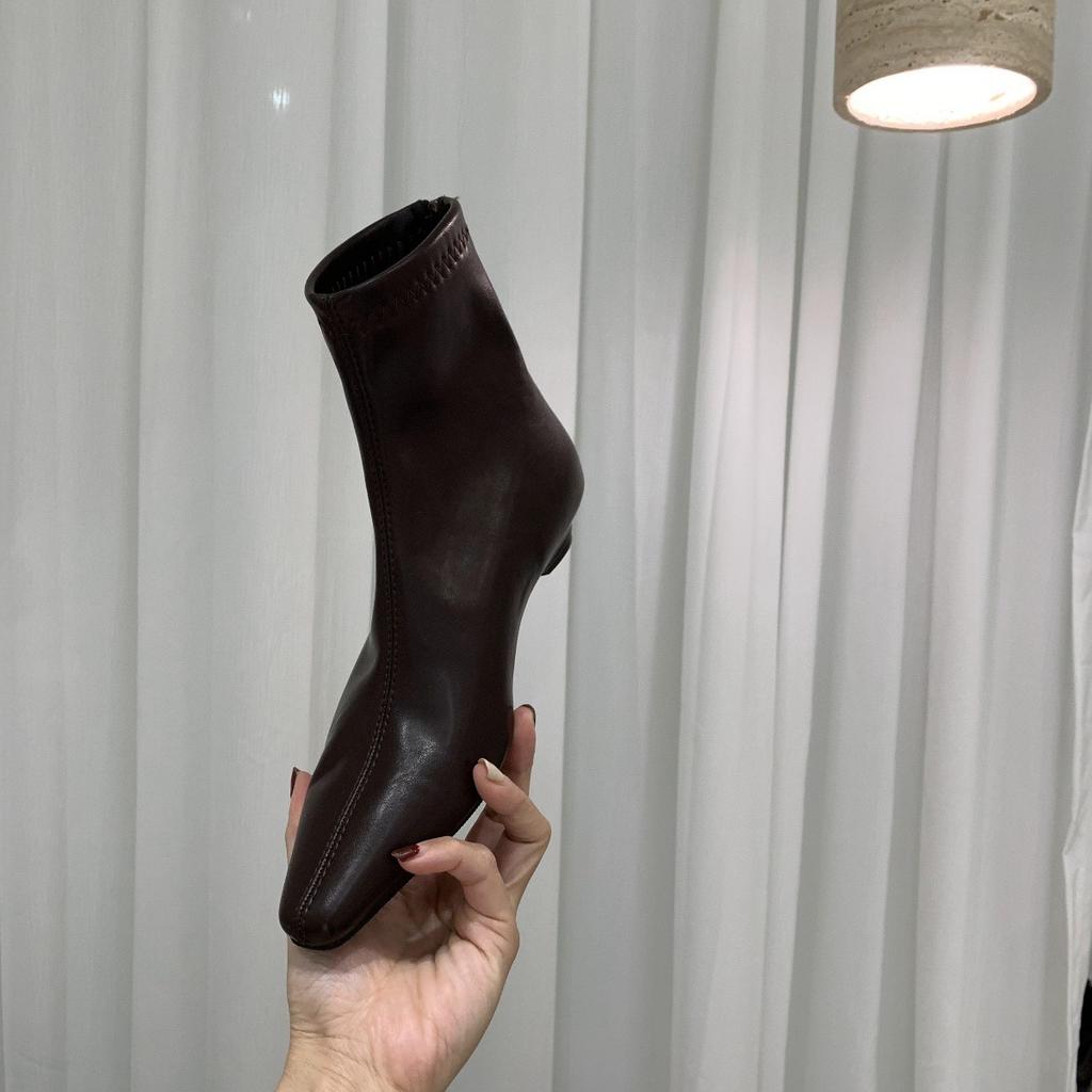 Fried Soft Slope Heels~ Autumn and Winter New White Bone Essence Commuter Flat-bottomed Beige Short Boots Are Simple