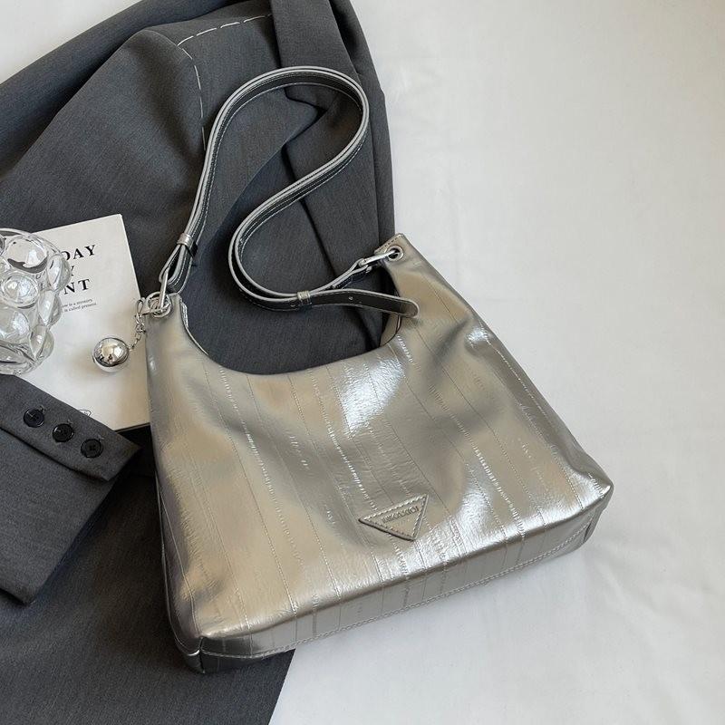 Stylish Silver Minimalist Large Capacity Tote Bag For Casual Everyday Use