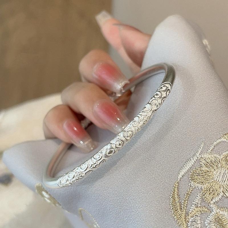 Women Fashion Minimalist Chinese Style Scroll Grass Pattern Solid Closed Copper Bangle Bracelet