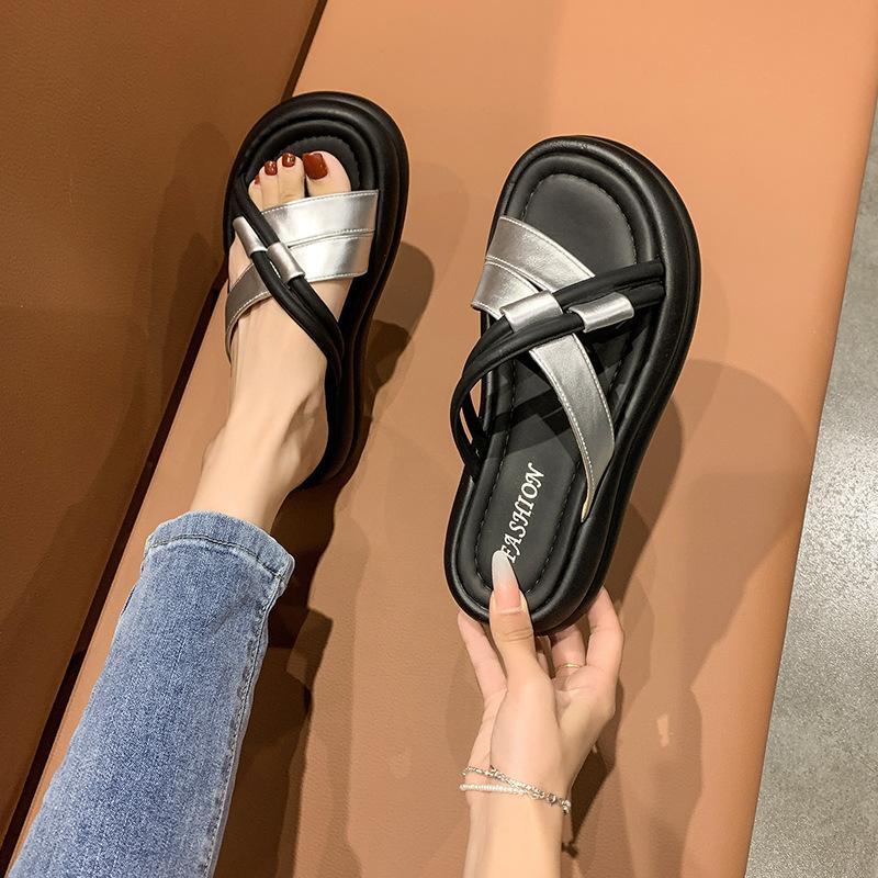 Cool Slippers Women's Summer Wear 2025 New with Skirt Platform Beach Sandals Fashionable Women's Pregnant Women's One-word Drag