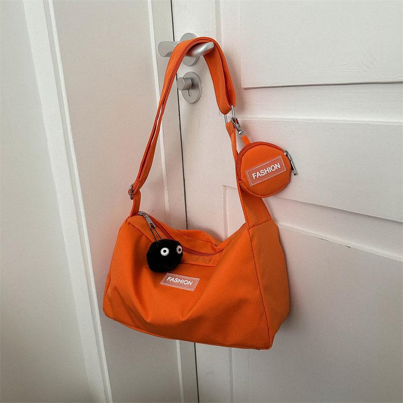 

Модная сумка женская 2025 весна новая простая модная сумка через плечо тренд ретро большая вместимость сумка-тоут сумка-мессенджер no pendant оранжевый