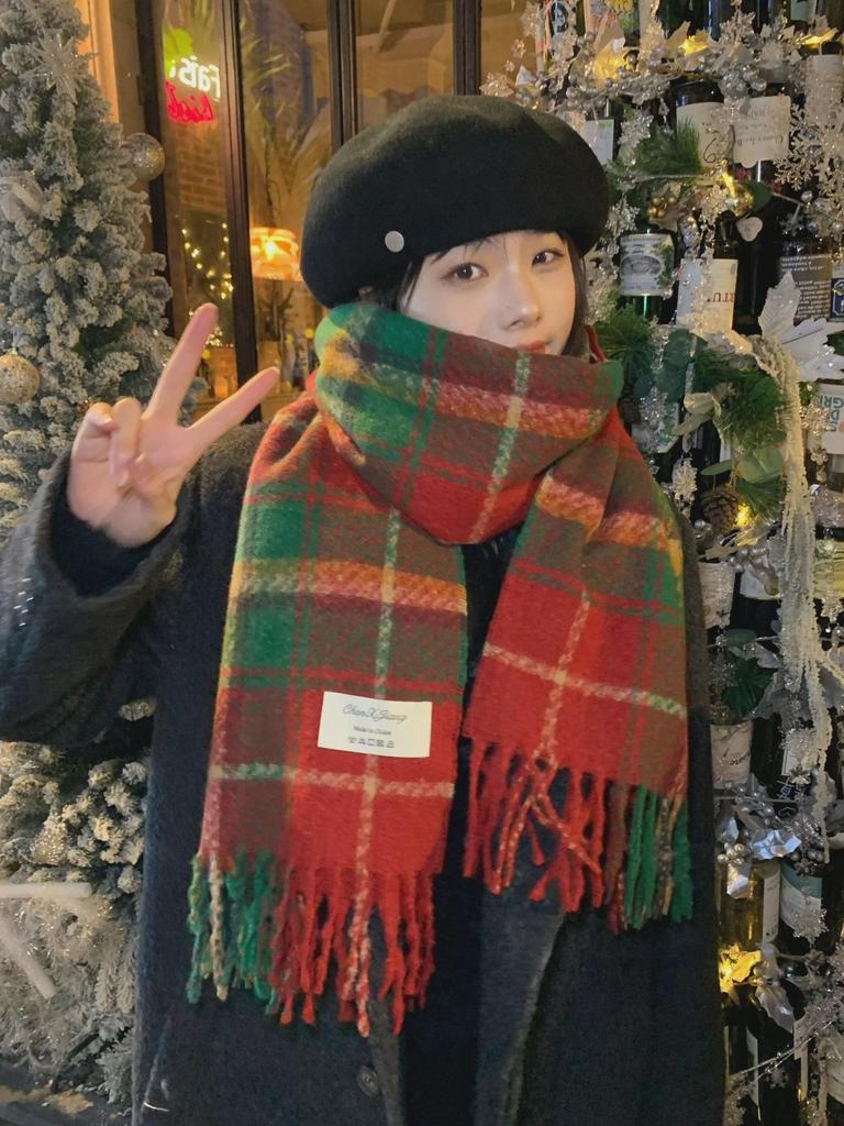 Women's Korean Plaid Tassel Scarf - Festive & Warm for Christmas & New Year