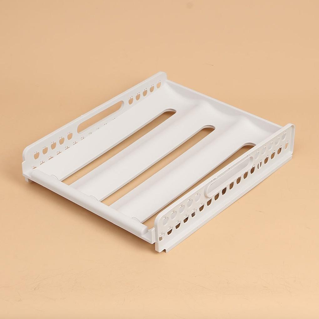 18-hole egg tray with automatic air hole cleaning