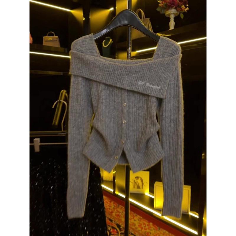 Women's Autumn 2024 European Square Neck Off-the-Shoulder Slim Knit Sweater Top