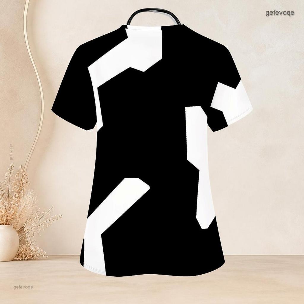Women Plus Size Black Printed Keyhole Neck Short Sleeve Nurse Scrub Top With Front Pockets