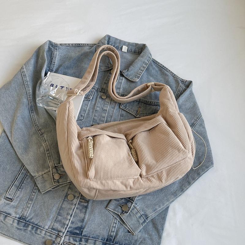 Large Capacity Shoulder Messenger Bag Women's Popular Winter New Casual Fashion Tote Bag Simple Commuter Korean Version Armpit Bag