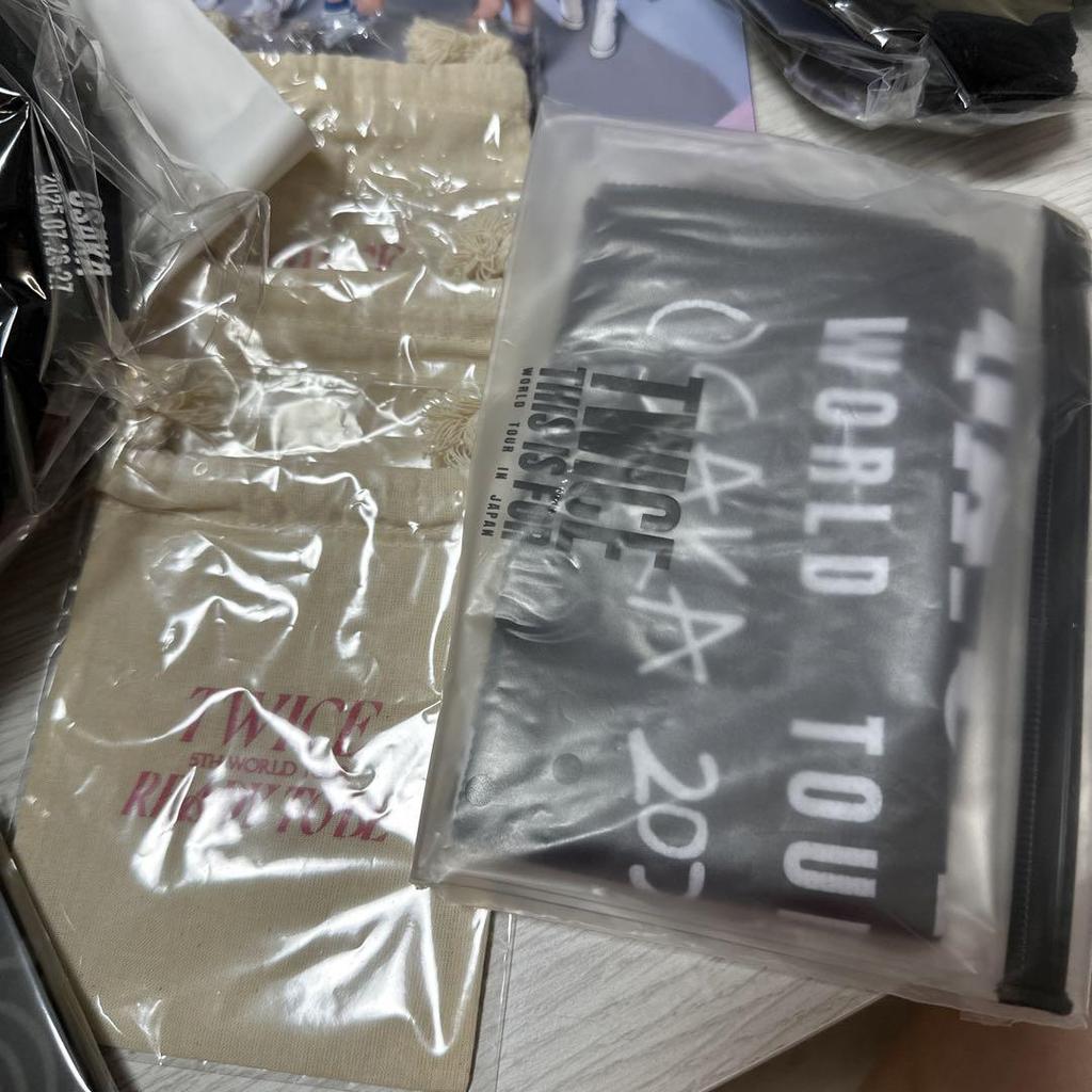 [USED] TWICE Upgrade Goods