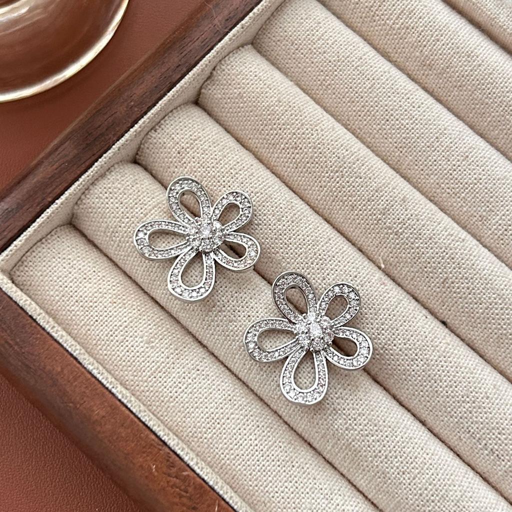S925 Silver Needle Micro Diamond Hollow Five-petal Flower Earrings European and American Plants Flower Earrings Sweet and Cute Earrings