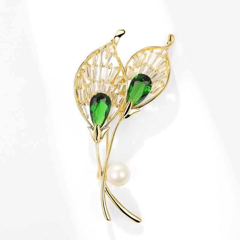 Elegant Zircon Calla Lily Brooch with Natural Pearl Leaf Pin