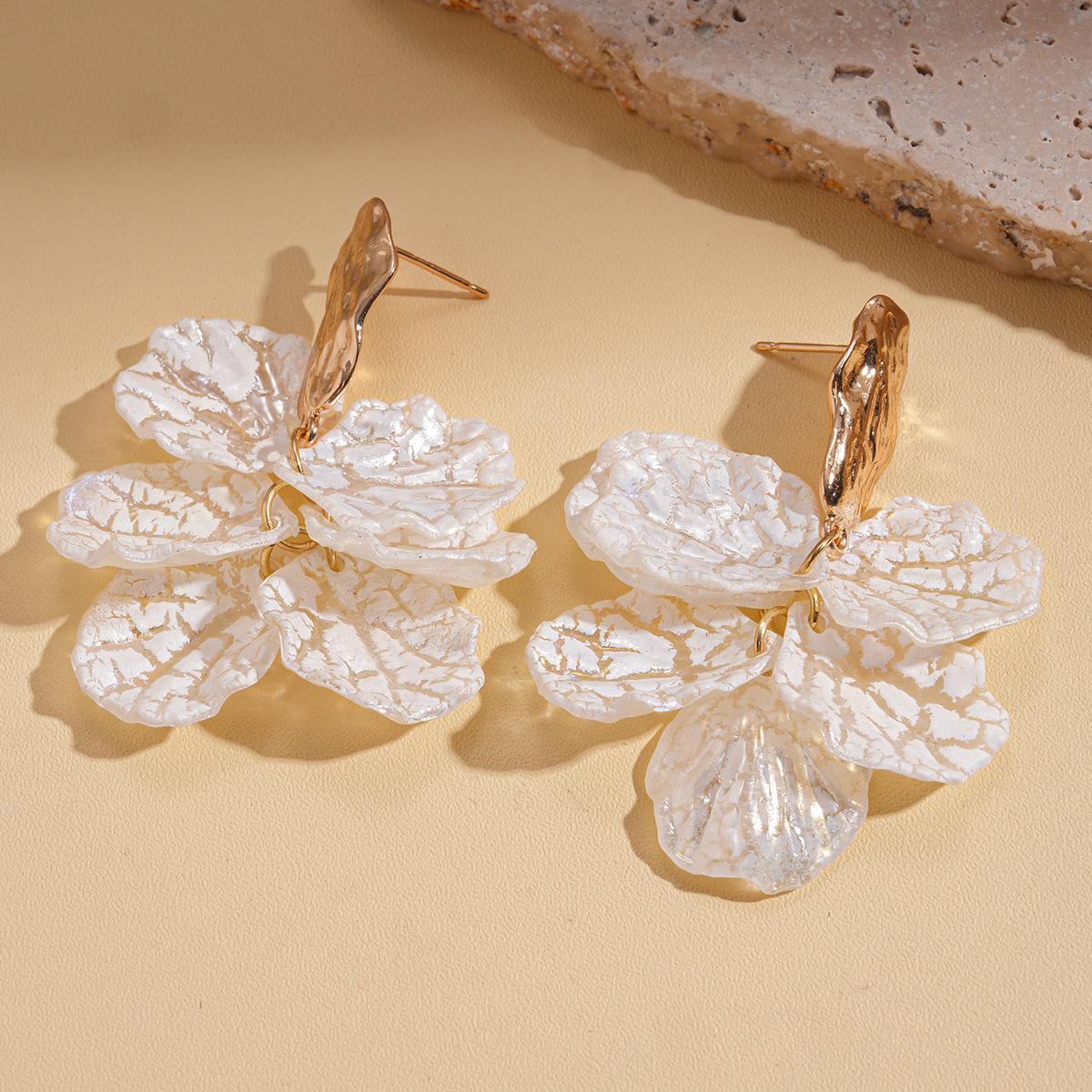 Винтажные серебряные серьги-гвоздики с бахромой из акриловых лепестков бохо серьги