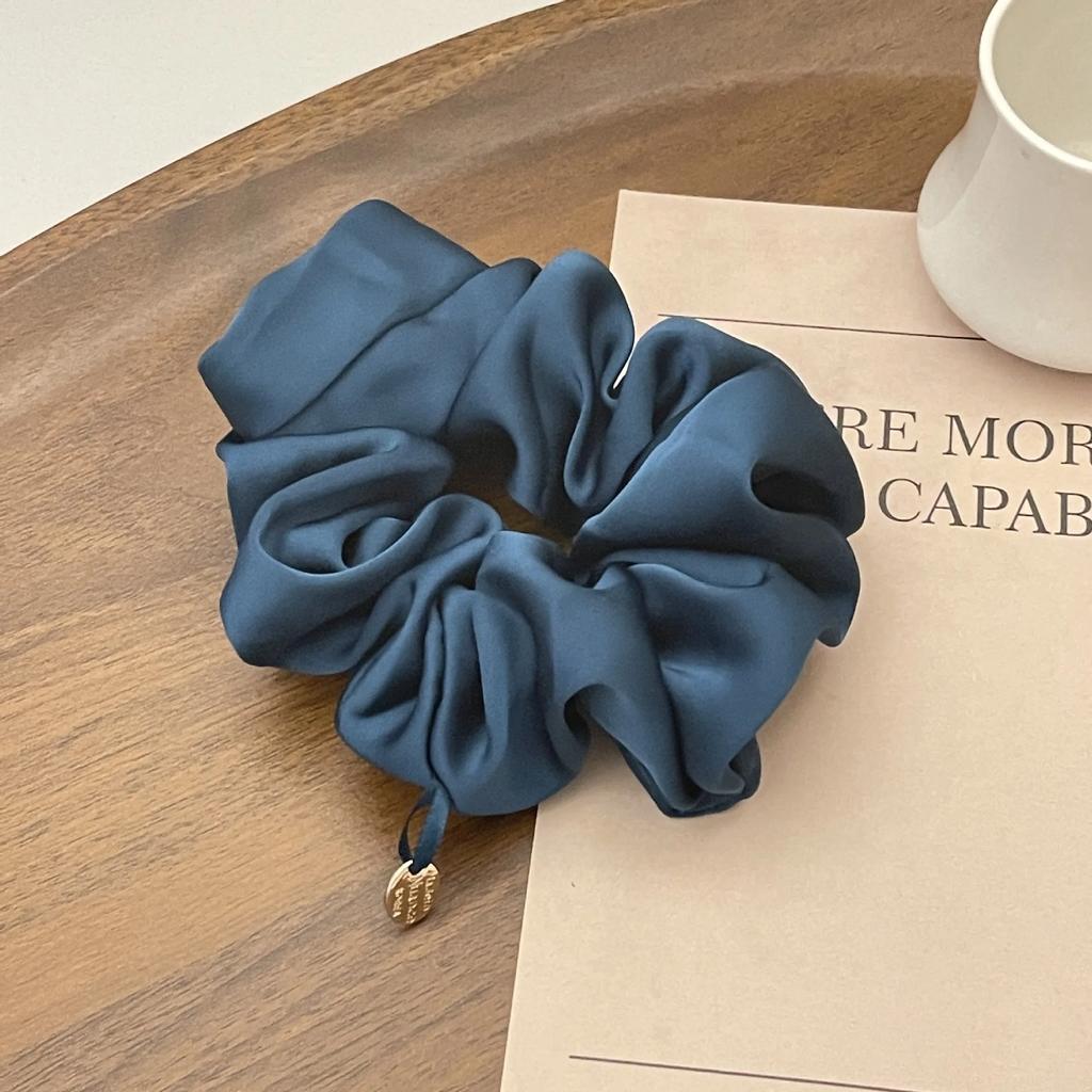 Satin Silk Hårscrunchies Svarta Hårband för Flickor och Kvinnor Scrunchie Enfärgad Håraccessoarer Scrunch Hårklämmor Ny