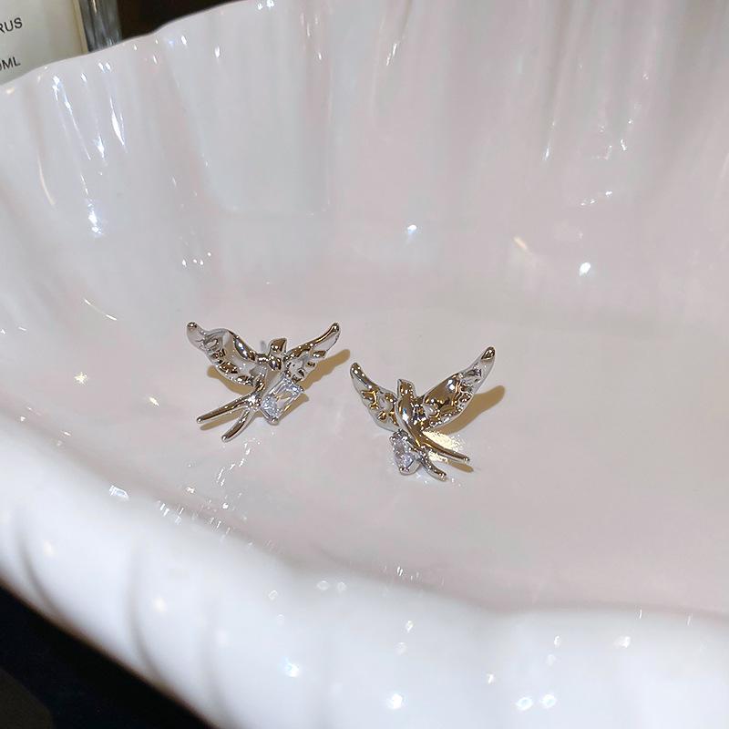 Silver Needle Gold-Plated Geometric Earrings: Chic, Luxurious, High-End Summer Style