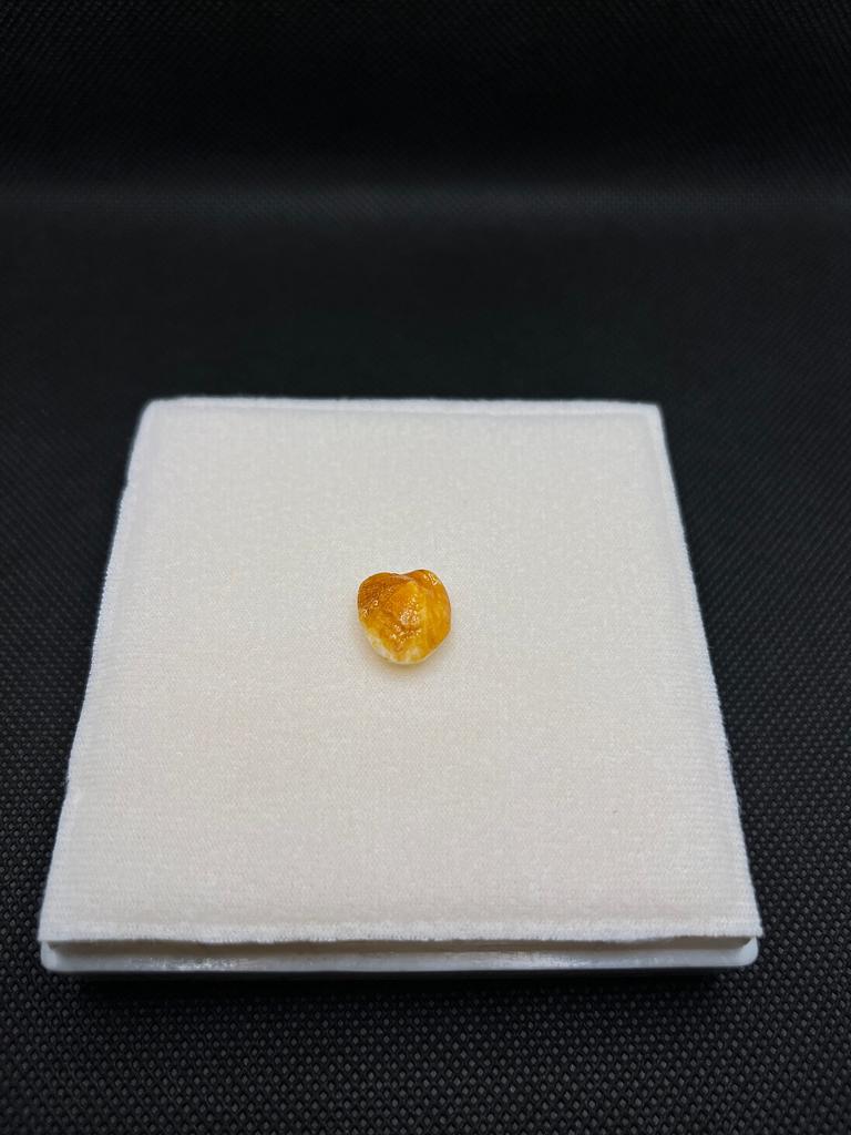 Natural Golden Yellow Crystal Stone – Polished Gem for Healing, Energy Balance, Home Decor Energy Crystal Energy Work & Home Display & Collection