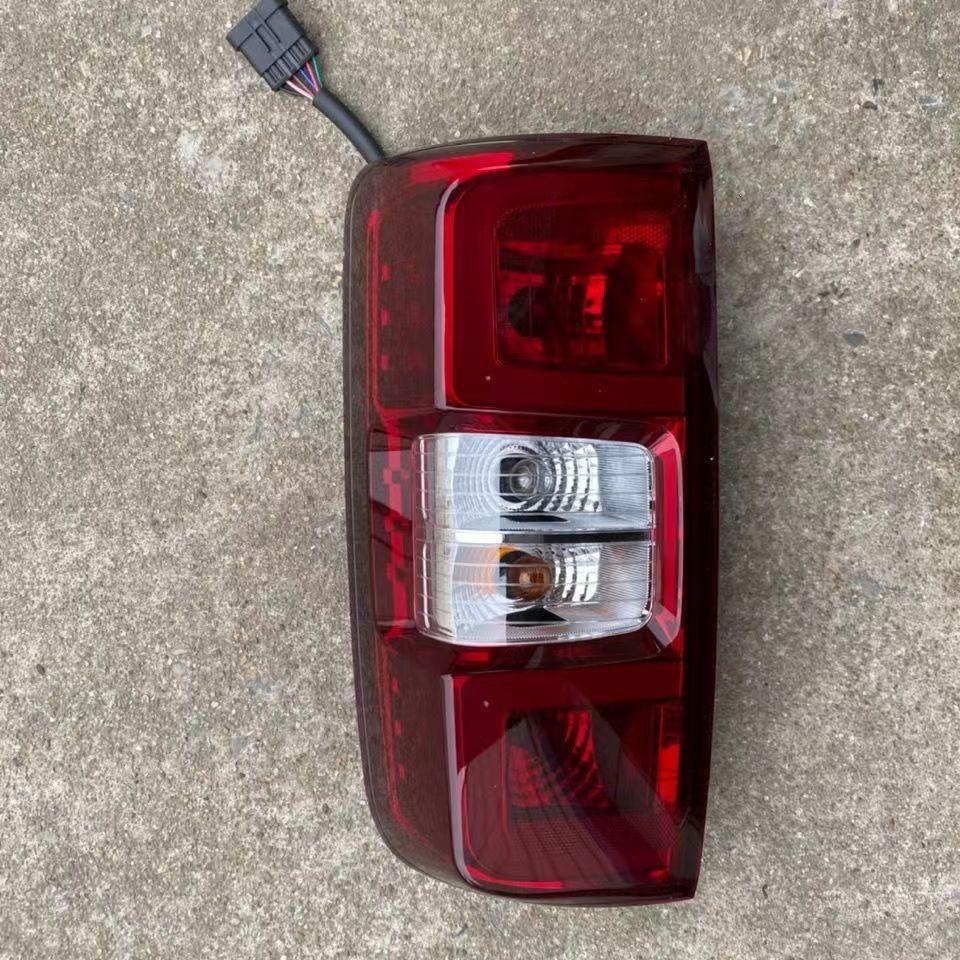 Isuzu Qingling Daka Taillight Assembly: Rear Brake, Turn Signal, and Anti-Collision Light