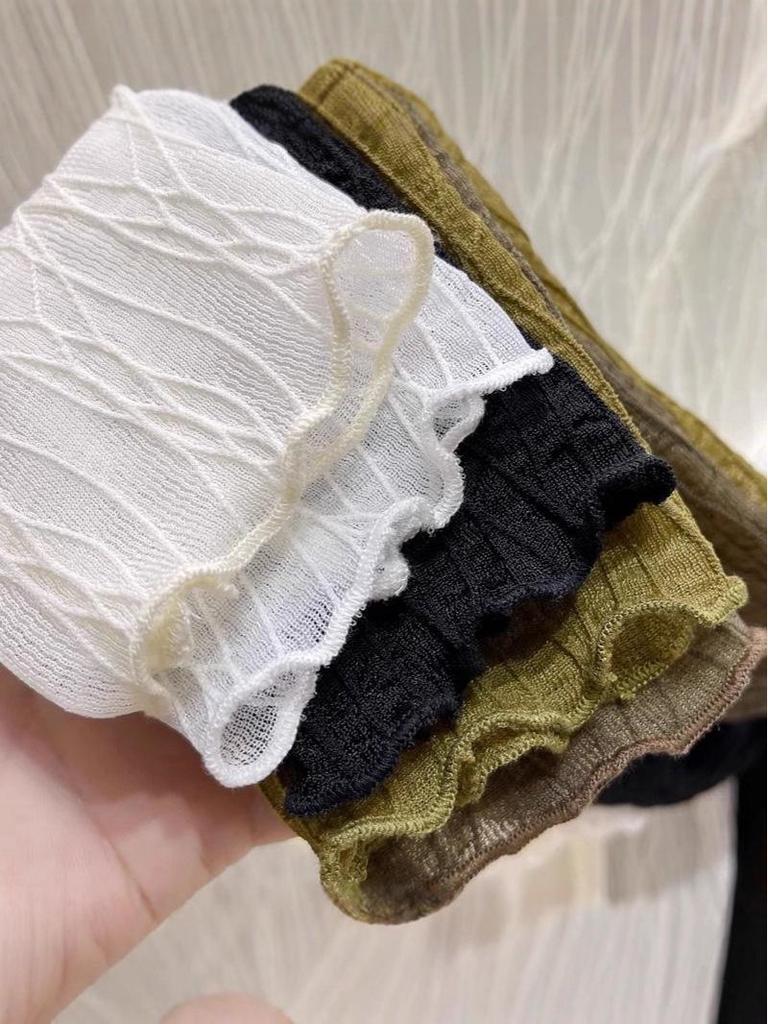 Jesienna damska koronkowa bluzka z wysokim dekoltem, prześwitująca