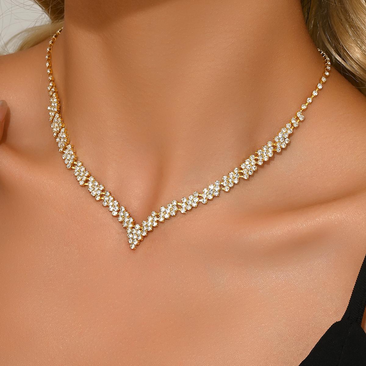 Hot selling exquisite full diamond necklace jewelry, full diamond light luxury, elegant and simple accessories