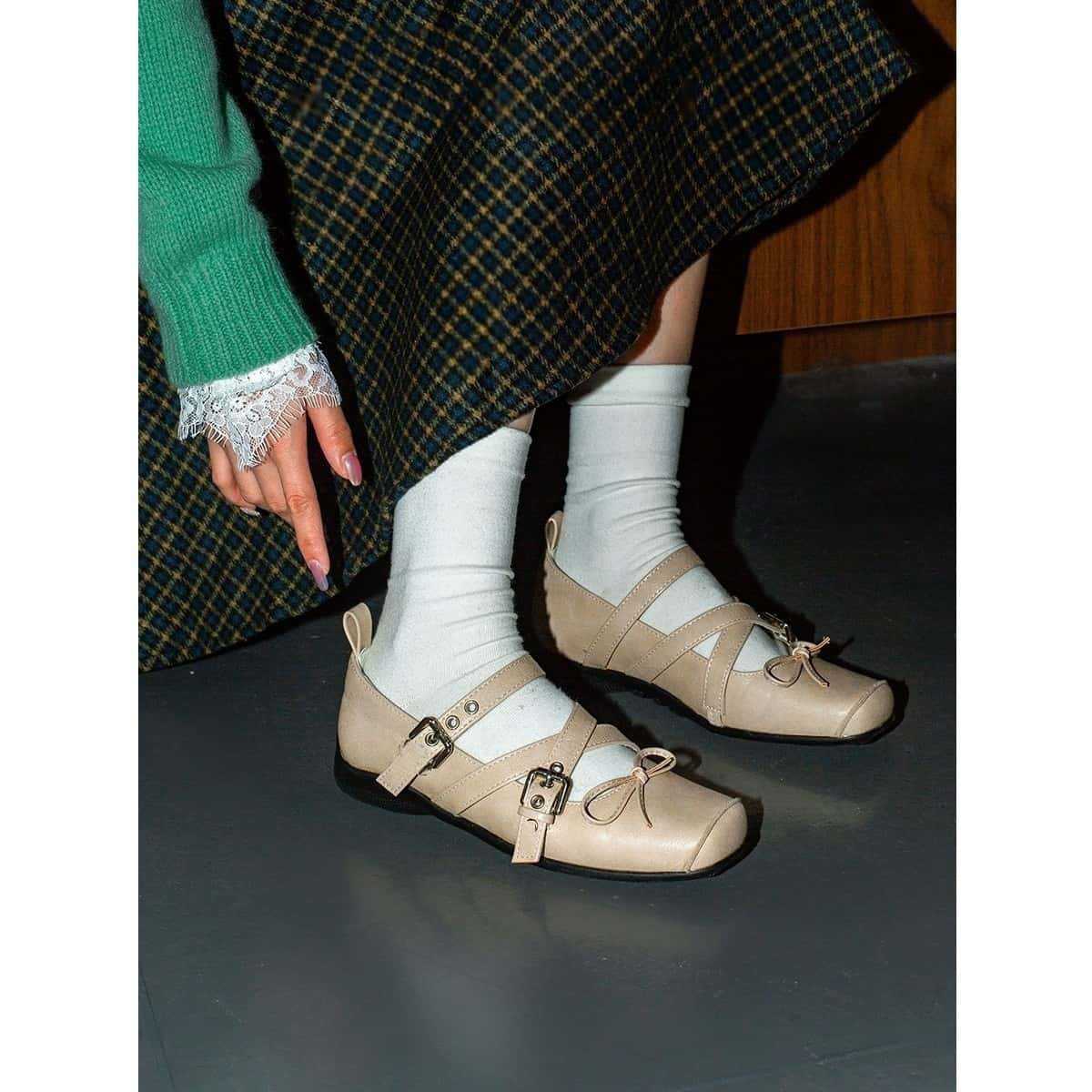 Балетки на плоской подошве спортивные туфли Мэри Джейн женские весна-осень 2025 модные туфли с мягкой подошвой и небольшим вырезом маленькие кожаные туфли для женщин 38 4098₽