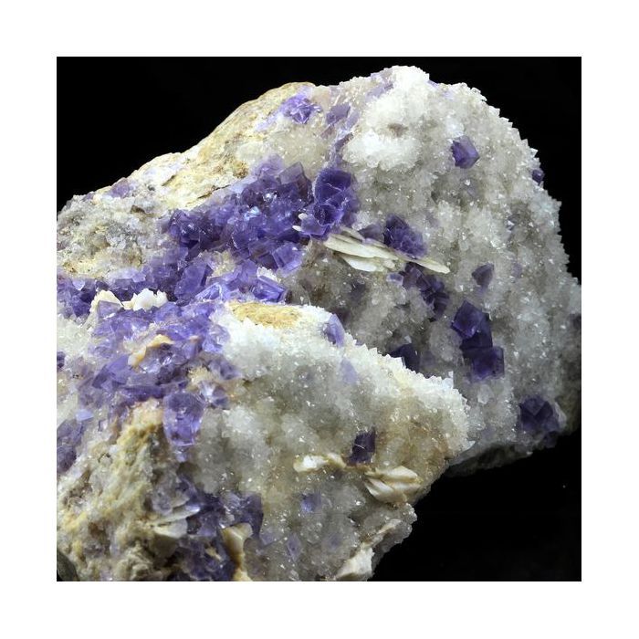 Pierres et Minéraux. Fluorite + Baryte + Quartz. 4902.0 ct. La Cabaña, Berbes, Asturias, Espagne.