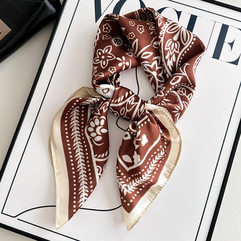 Stile britannico geometrico nuovo collo 71 seta sintetica piccolo foulard primavera e autunno versatile temperamento foulard da collo da donna