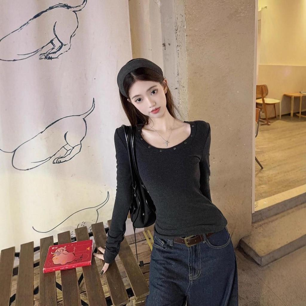 Spicy Girl Rivet Round Neck Slim Fit Long Sleeve T-shirt for Women's Autumn/Winter Wear