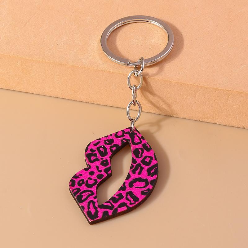 Sexy Wooden Lip Keychain Charms Key Ring Pendants for Car Key Holder Women Girls Handbag Decor Accessories DIY Jewelry Gifts