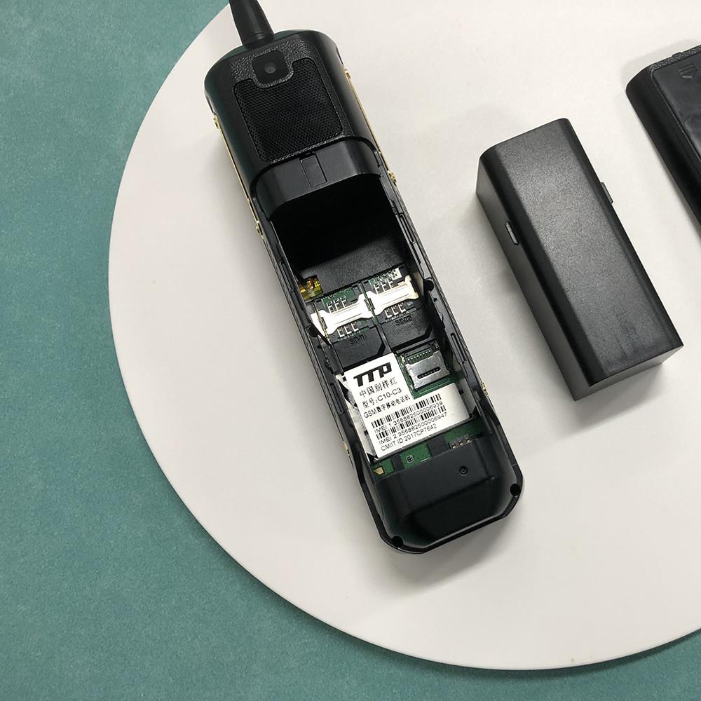 C10 4G-knapp mobiltelefon 2,6 tommers berøringsskjerm Dual SIM stor høyttaler 6800mAh super lang standby lommelykt retro klassisk mobiltelefon
