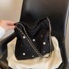 Niche Design Bucket Bag, New Chain Bag, Cute Diamond-encrusted Shoulder Bag, Versatile Women's Messenger Bag.