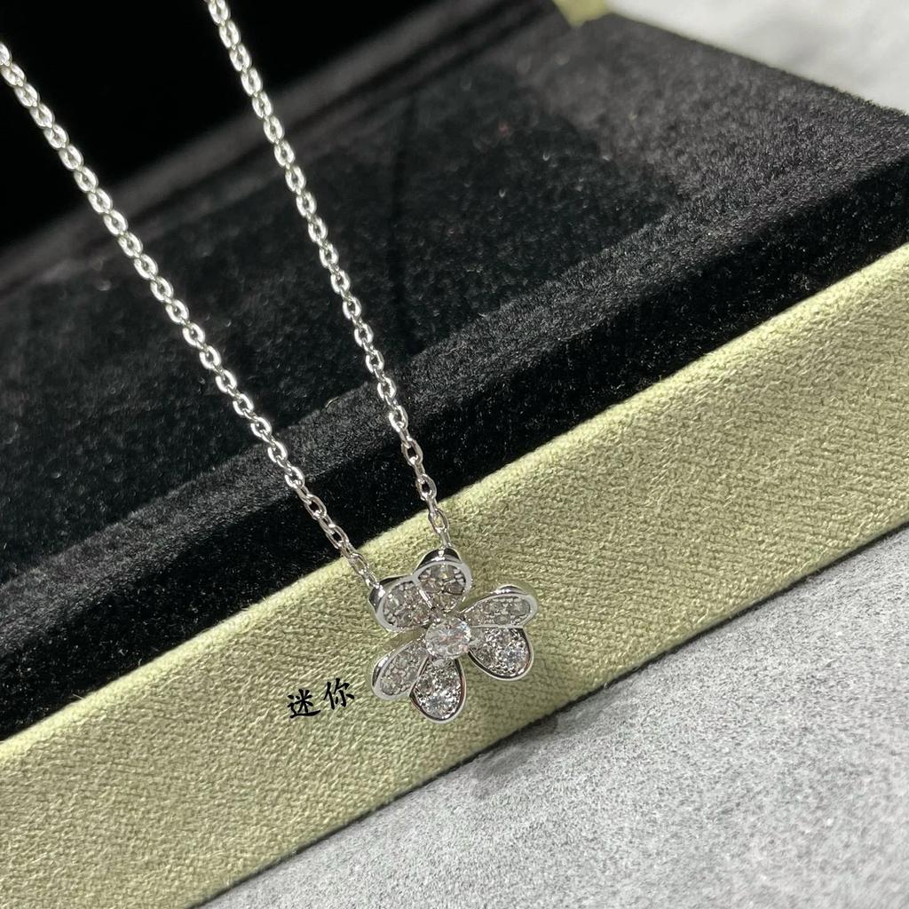 New Hot Brand Vintage Diamond Necklace For Women Luxury Jewelry Mini Flowers Designer Pendant Pure 925 Silver Chain Necklaces